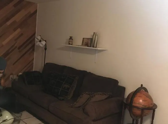 Susiessuites-phx Hostel *