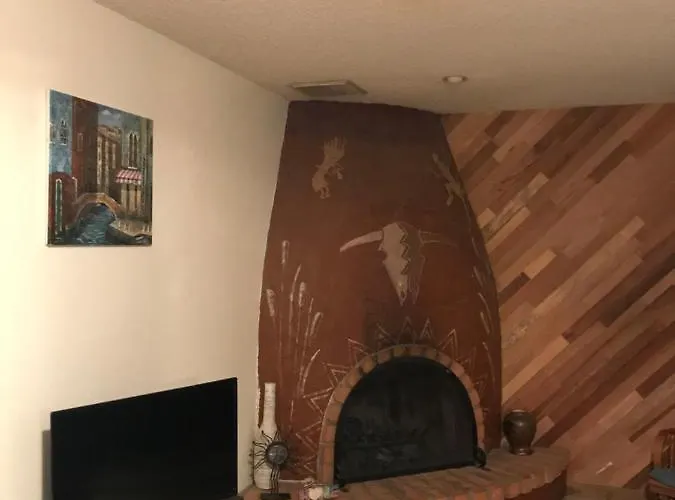 Susiessuites-phx Hostel